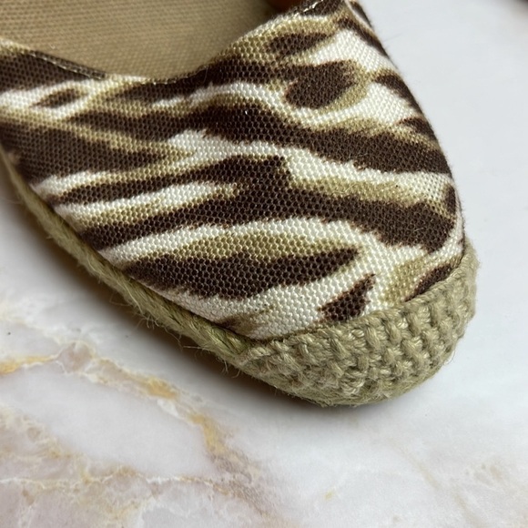 C. Wonder Brown White Zebra Print Tie-up Espadrille Wedge Heels Sandals - Size 6 - Picture 6 of 9